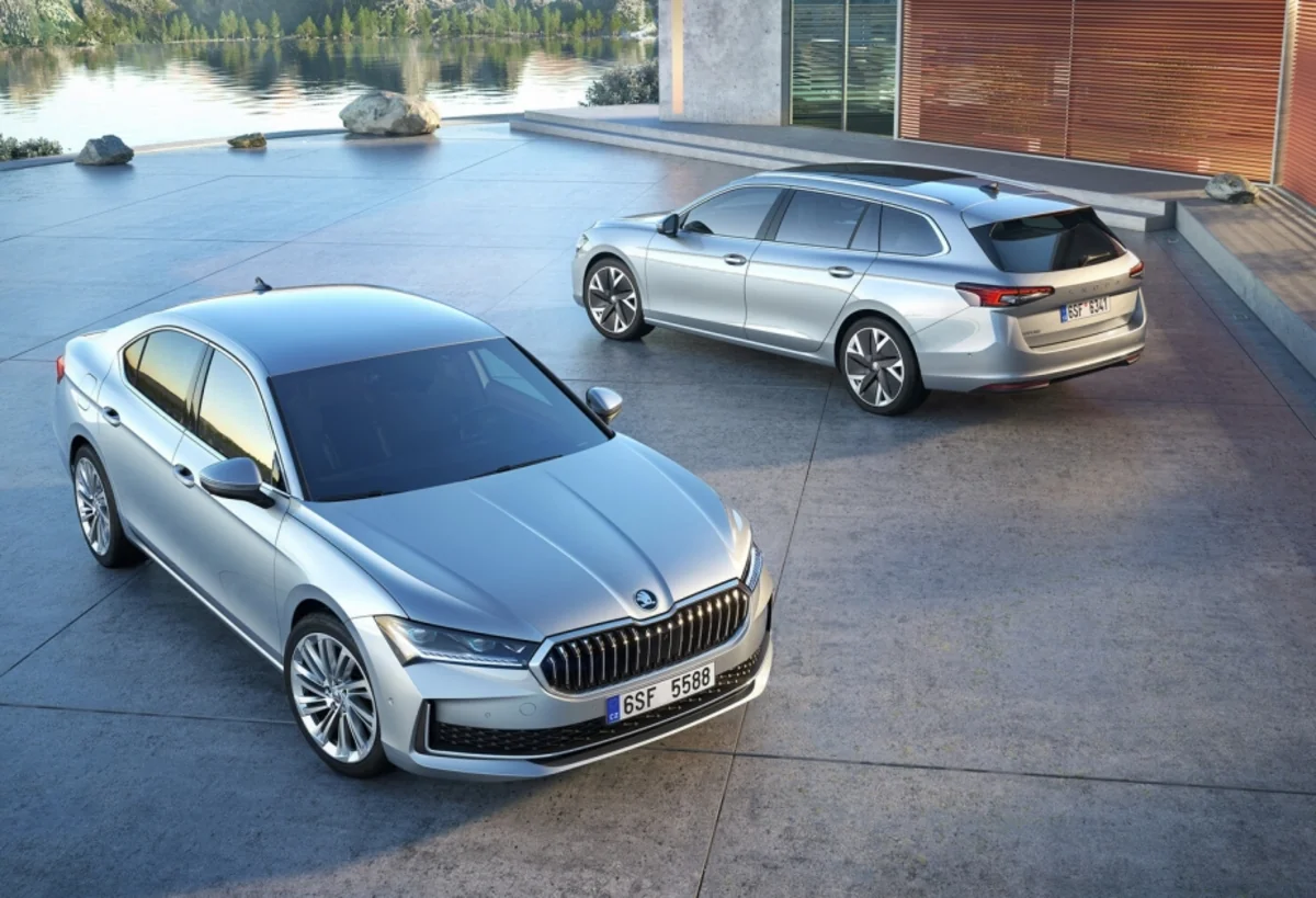 Next-generation of Skoda Superb revealed