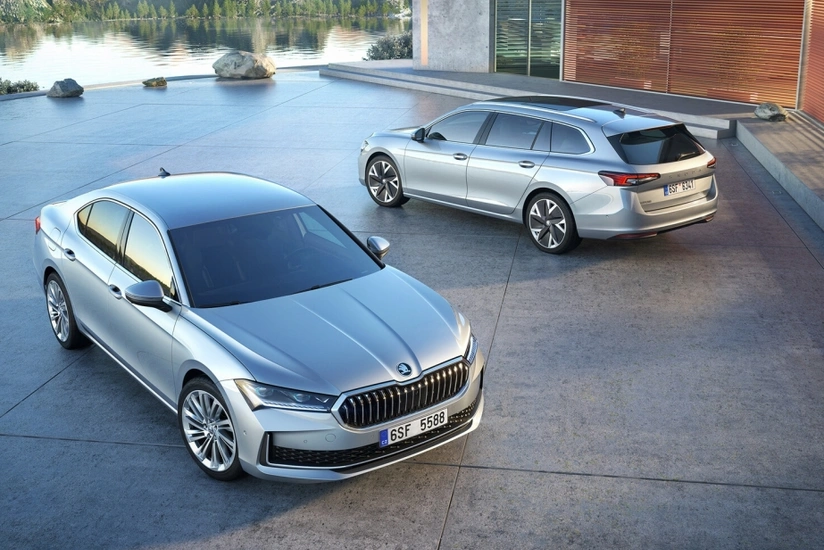 Next-generation of Skoda Superb revealed