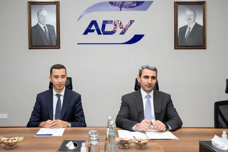 Azərbaycan və Özbəkistan Orta Dəhlizlə bağlı birgə fəaliyyətin şaxələndirilməsini müzakirə edib