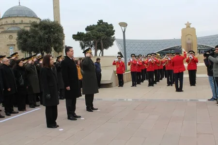 Bakıdakı Türk Şəhidliyində Çanaqqala zəfəri qeyd olunub