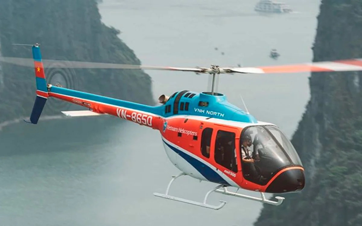 Vyetnamda göyərtəsində beş nəfər olan helikopter qəzaya uğrayıb