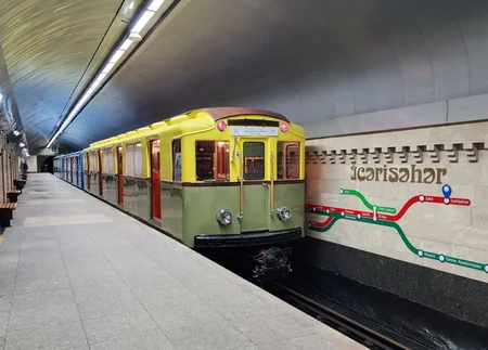 Bayram günlərində Bakı metrosunda retro vaqonlar nümayiş olunur