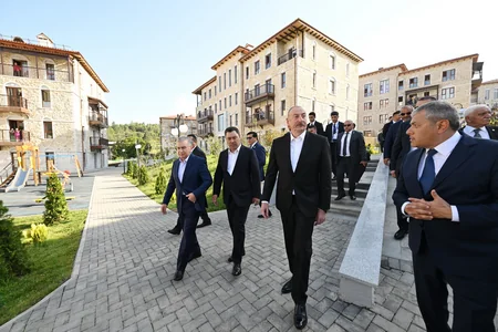 Azərbaycan, Özbəkistan və Qırğızıstan prezidentləri Şuşada gəziblər - YENİLƏNİB