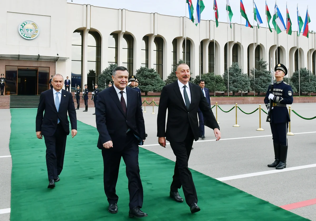 Prezident İlham Əliyev Daşkənddən Ürgənc şəhərinə yola düşüb