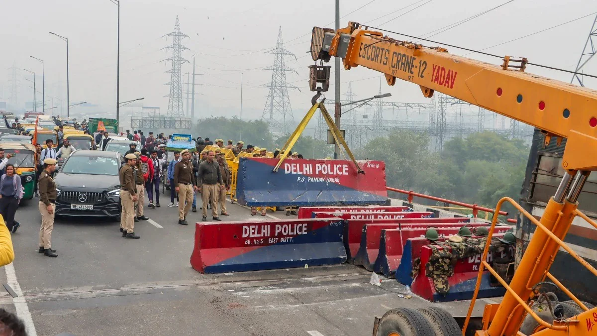 Farmers in India block traffic on highways and railways