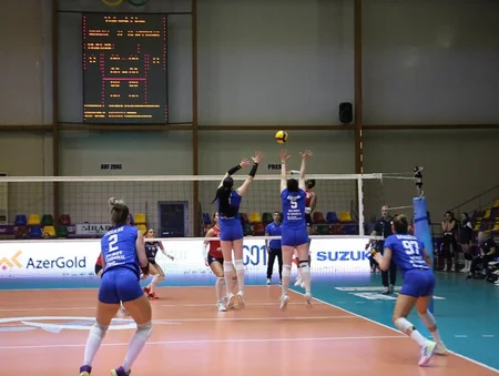 Qadın voleybolçular arasında Yüksək Liqada VII tura yekun vurulub