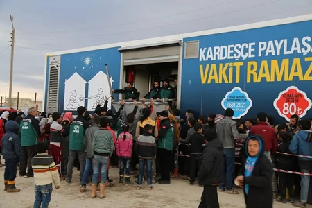 Türkiyə Suriyalı qaçqınlar üçün yeni çadır şəhərciyi yaradır