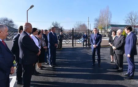 Nazir Qəbələdə Azərbaycan Gənc Müəllimlər Assosiasiyasının üzvləri ilə görüşüb