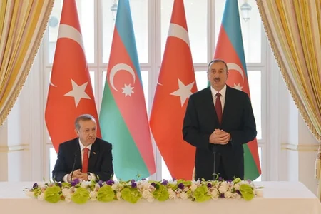 Azərbaycan prezidenti Rəcəb Tayyib Ərdoğana “Heydər Əliyev” ordeni təqdim edib