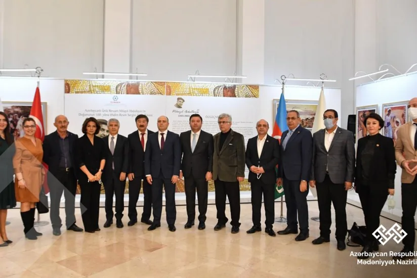 Anar Kərimov İstanbulda azərbaycanlı incəsənət xadimləri ilə görüşüb