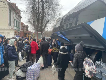 Next group of Azerbaijanis crossing from Ukraine to Moldova leaves for homeland