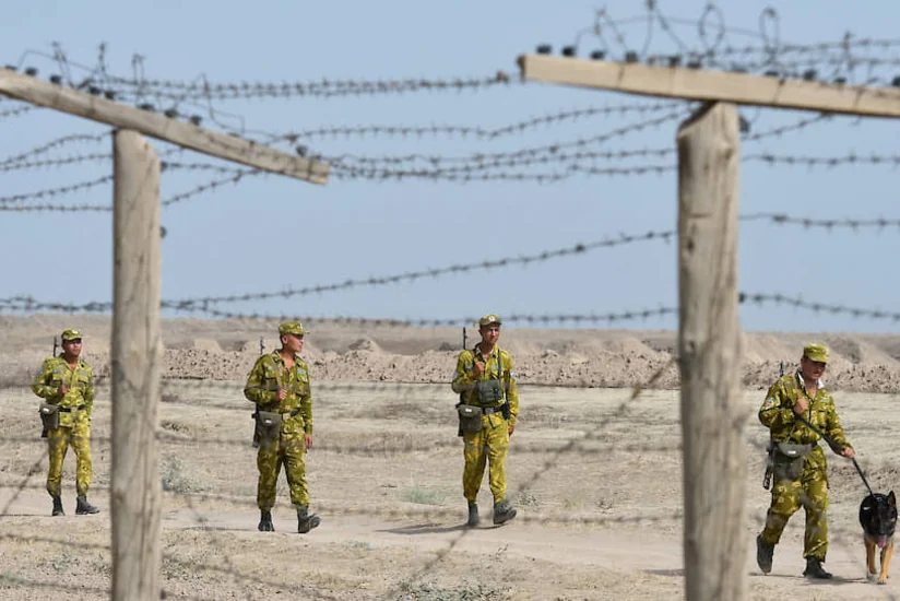 Tacikistan Əfqanıstanın 300-dən çox hərbçisini ərazisinə buraxıb