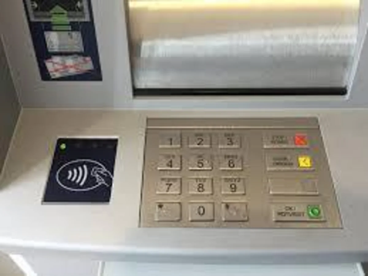 Azərbaycan bankları ötən ay daha 11 bankomat quraşdırıb