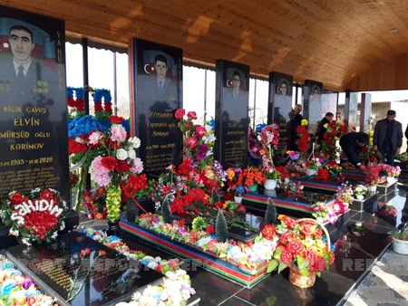 Biləsuvarda şəhidlərin xatirəsinə ucaldılan abidənin açılışı olub