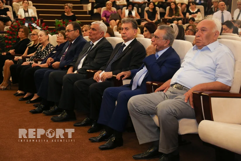 Akademik Ağamusa Axundovla vida mərasimi keçirilir - FOTO