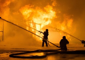 В поселке Баладжары вспыхнул пожар