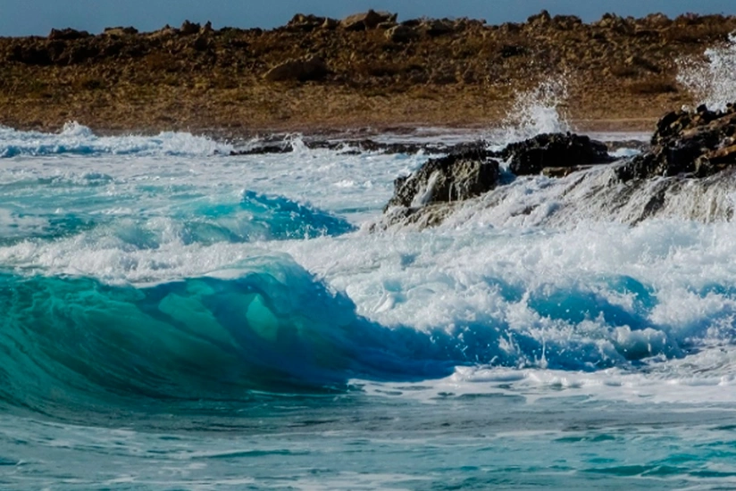 Dənizdə dalğanın hündürlüyü 3 metrə çatır - FAKTİKİ HAVA