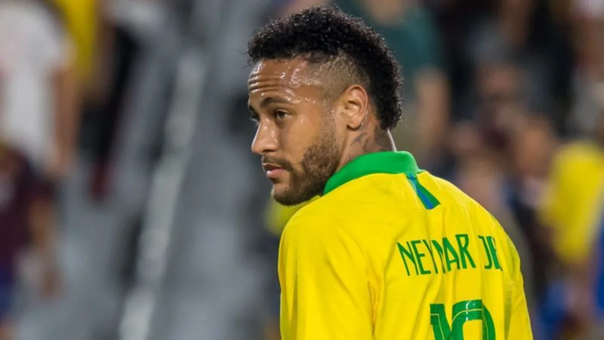 Неймар проводит 100-й матч в сборной Бразилии