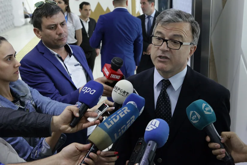 ​Министр: Дамбы Мингячевирского водохранилища протекают