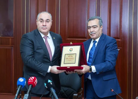 Dövlət Gömrük Komitəsi “Report”un əməkdaşını mükafatlandırıb