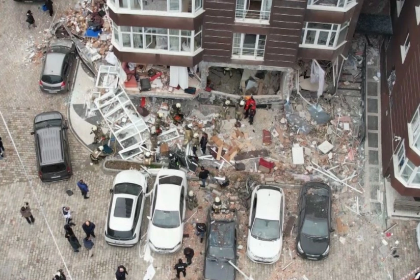 İstanbulda 14 mərtəbəli binada partlayış olub, ölən və yaralananlar var