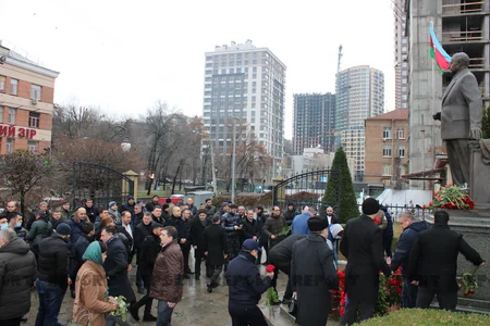 Ukraynada Heydər Əliyevin ruhuna kimsəsiz uşaqlara ehsan paylanıb