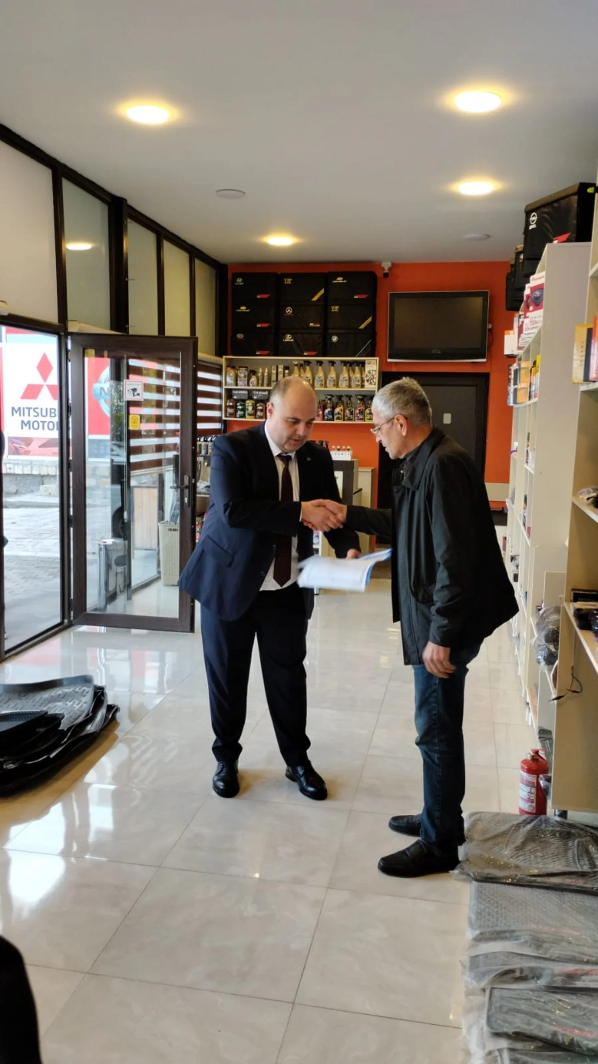 Şəkidə sahibkarlara çıxarışlar təqdim edilib