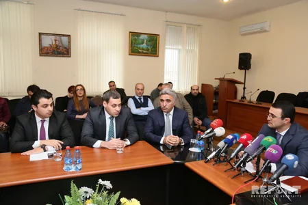 Gənclər və İdman Nazirliyində beynəlxalq yarışlarda uğur qazanan karateçi və taekvondoçularla görüş olub