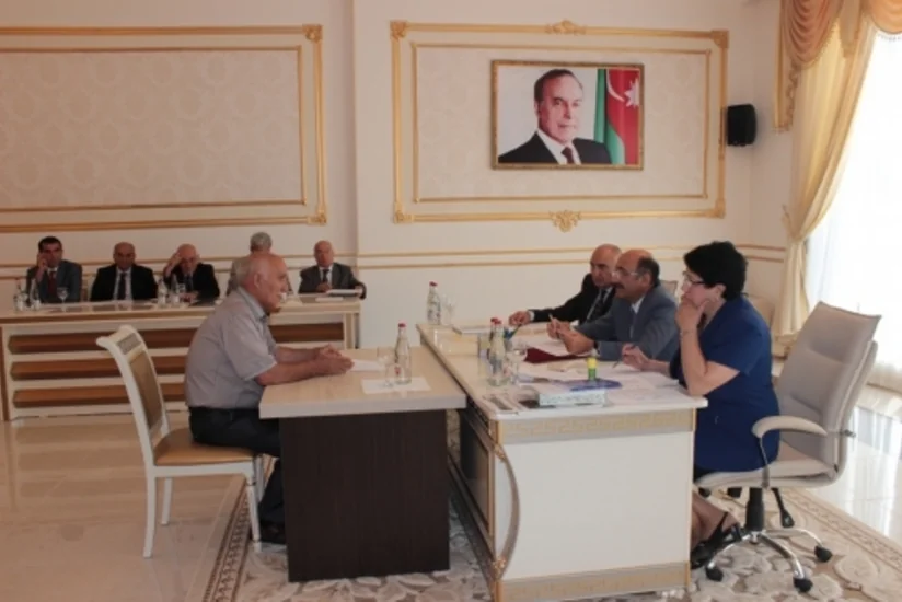 Vətəndaşlar Əbülfəs Qarayevdən kömək istəyiblər