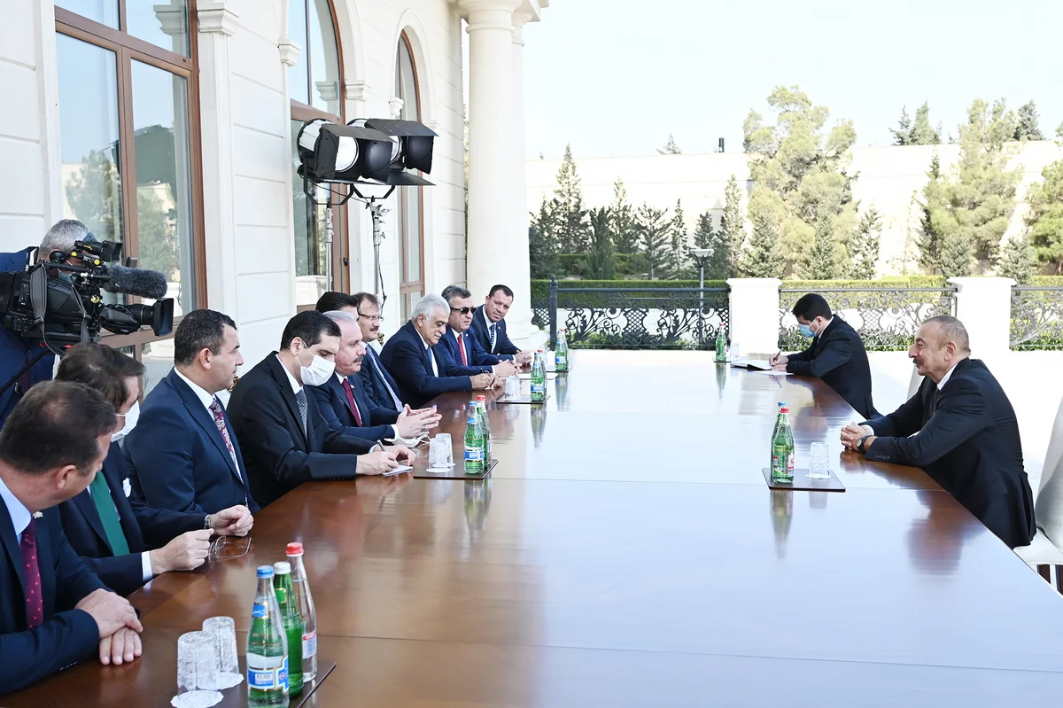 Президент принял делегацию Великого нацсобрания Турции во главе с Шентопом