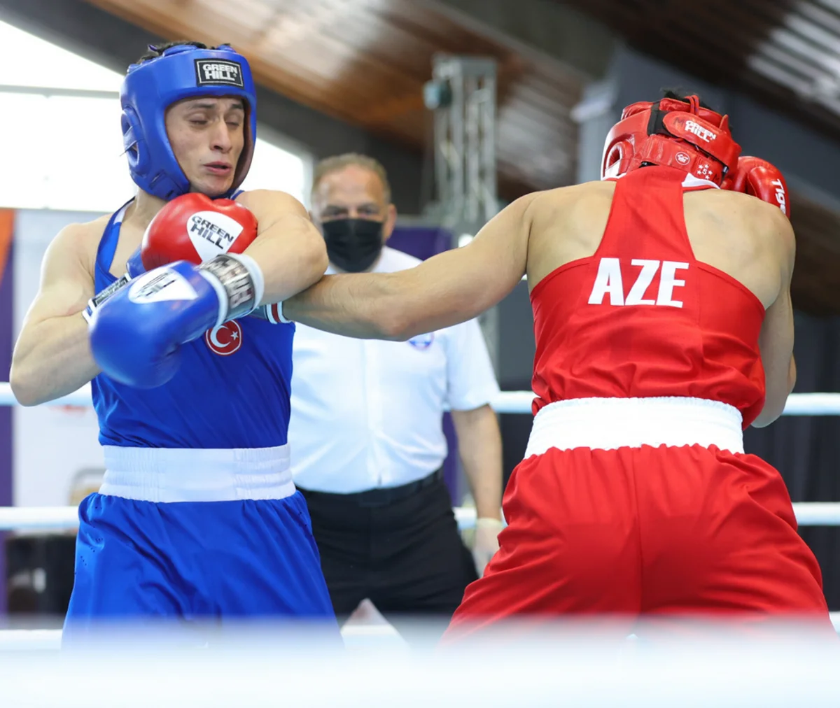 Avropa çempionatı: Azərbaycan boksçusu medalı təmin edib