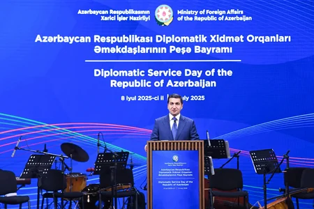 Diplomatların peşə bayramı günü münasibətilə Gülüstan sarayında rəsmi qəbul təşkil olunub - YENİLƏNİB