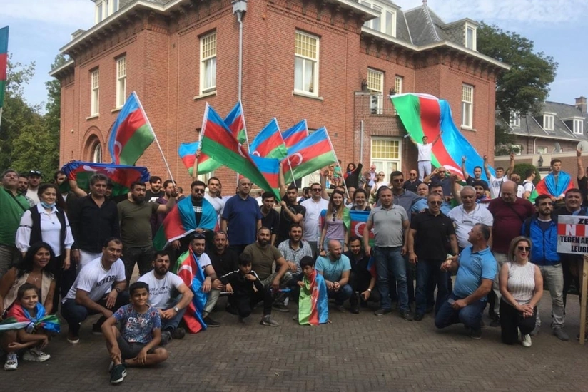 Niderlandda Azərbaycan əleyhinə aksiya keçirən ermənilər ərazidən qovuldu