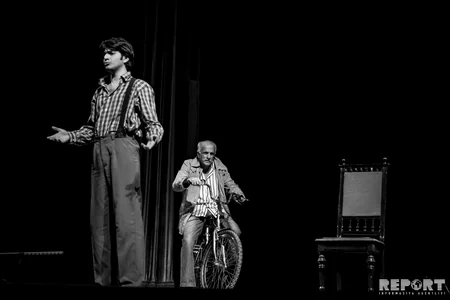 Fuad Poladovun “Azdrama”da sonuncu çıxışı - XATİRƏ FOTOREPORTAJI