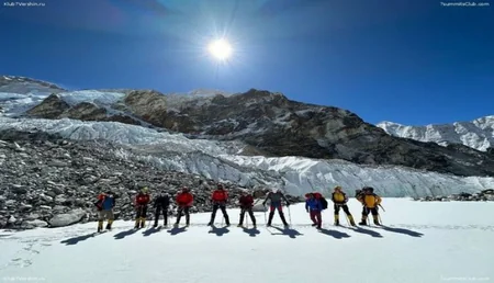 Azərbaycanlı alpinist dünyanın 5-ci ən hündür zirvəsində bayrağımızı dalğalandırıb