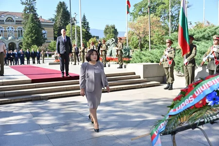 Sahibə Qafarova Sofiyada “Naməlum əsgər” abidəsini ziyarət edib