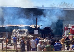 В Турции вспыхнул крупный пожар на трех смежных фабриках