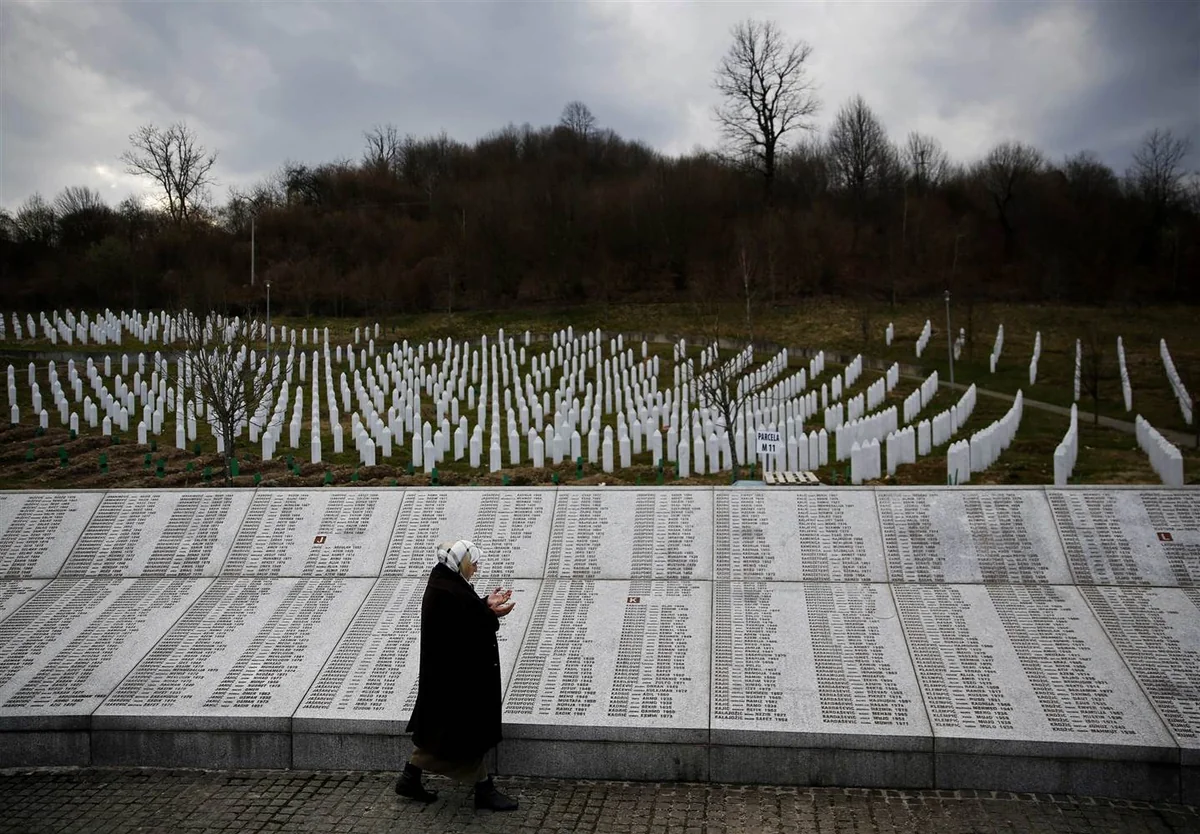 Srebrenitsadakı soyqırımda Hollandiya hərbçilərinin iştirakı rəsmən təsdiqlənib