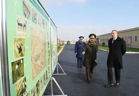 Президент Ильхам Алиев ознакомился с условиями, созданными в военном городке Н-ской воинской части ВВС минобороны