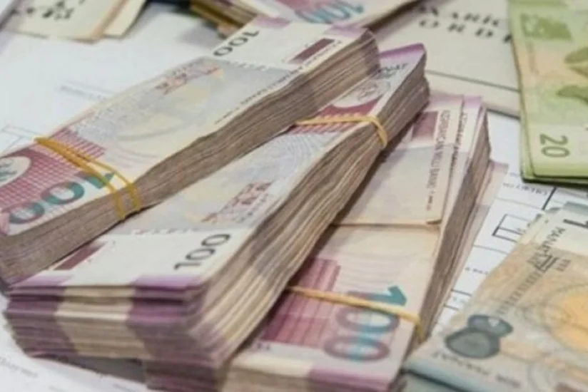 Azərbaycan manatının dövretmə sürəti cüzi azalıb