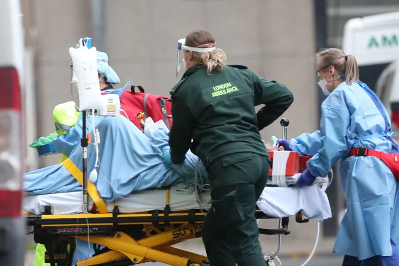 Британия установила суточный антирекорд по числу умерших от COVID-19