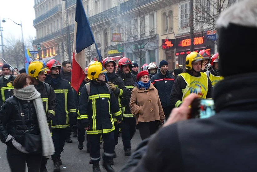Public transport workers striking on New Year’s eve in France