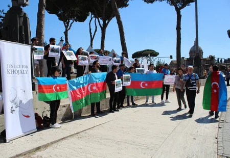 Азербайджанская молодежь провела в Риме акцию, протестуя против визита Сержа Саргсяна