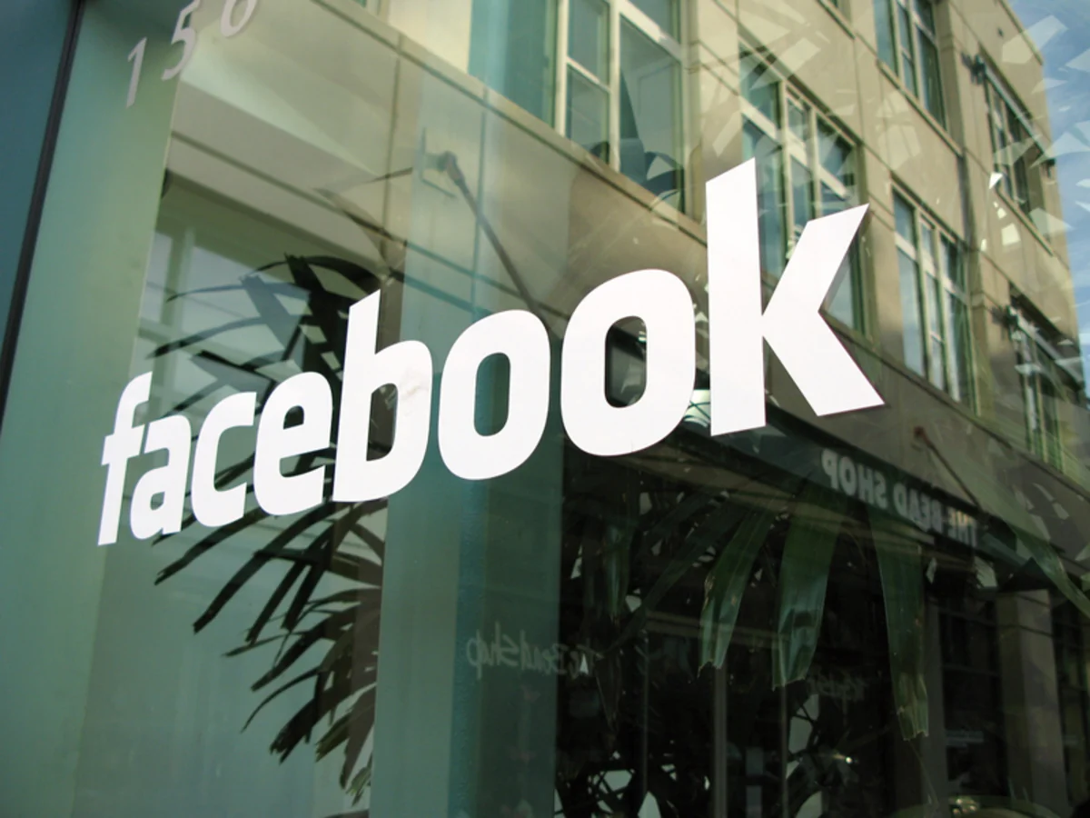 Facebook продолжает терять рыночную долю в Азербайджане