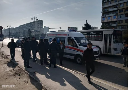 Bakıda sərnişin avtobusu yaşlı qadını vuraraq ağır xəsarət yetirib - FOTO