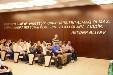 Dövlət Miqrasiya Xidmətinin rəisi Azərbaycanda qaçqın statusu alan şəxslərlə görüşüb