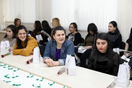 Qadınlar günü münasibətilə Peşə Reabilitasiya Mərkəzindəki xanımlarla görüş olub