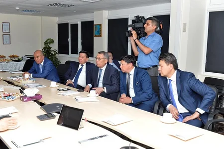 “KazMunayGaz”ın “Sətti” qazma qurğusu Bakıya gətirilib