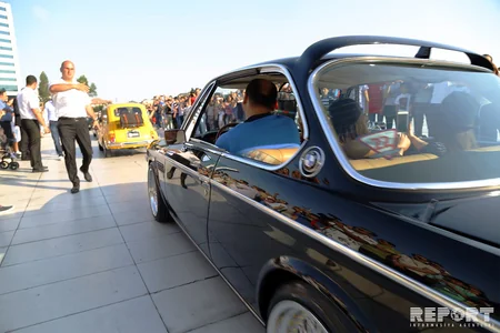 Bakıda klassik avtomobillərin yürüşü və sərgisi təşkil olunub - FOTOREPORTAJ