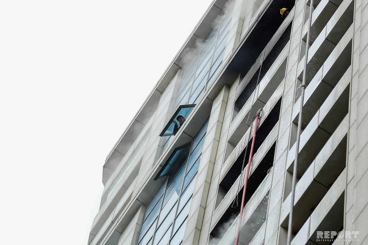 Çoxmərtəbəli binada yanğının baş verməsinin səbəbi məlum olub - FOTOREPORTAJ